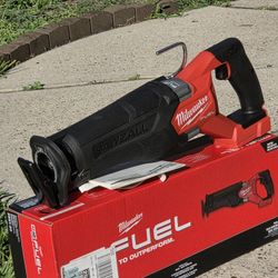 Brand New MILWAUKEE M18 FUEL GEN-2 18V Lithium-lon Brushless Cordless SAWZALL Reciprocating Saw (Tool-Only)