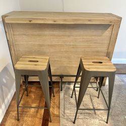 Bar w/stools 