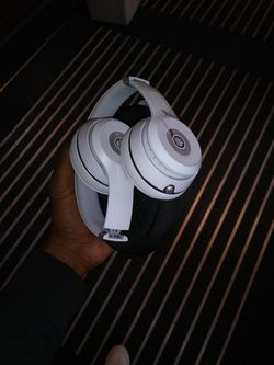 Solo 3 Dr Dre wireless Headphones