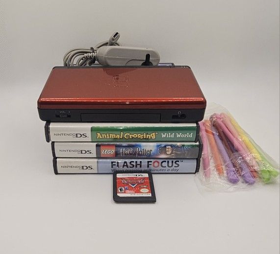 Nintendo DS Lite / Animal Crossing & More!