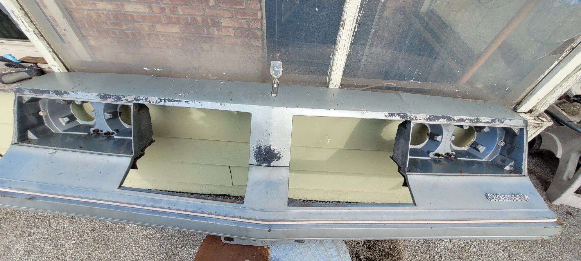 80's - Olds Cutlass Supreme- G-Body - Front Bumper - Header Panel