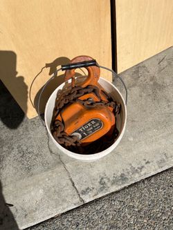 Chain hoist/block with chain