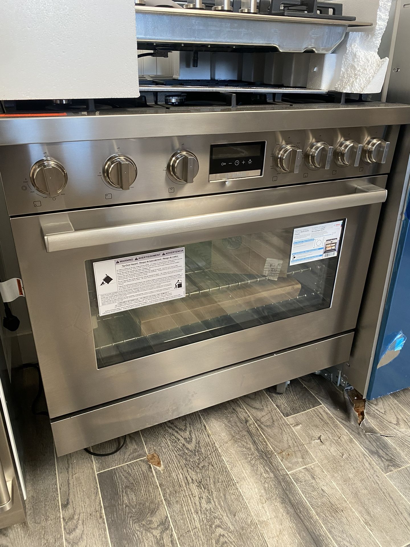 New Bosch 36” Dual Fuel Range