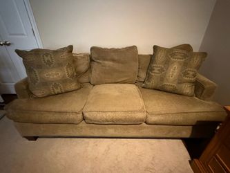 Drexel Heritage Sofa 80w x36d x 21.5sd x18sh x 30h Smoke free household