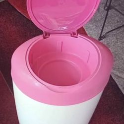 Diaper Can & 
