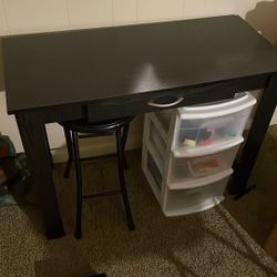 Black Desk