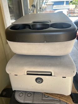 2007-2013 Chevy Silverado gray center jump seat center console