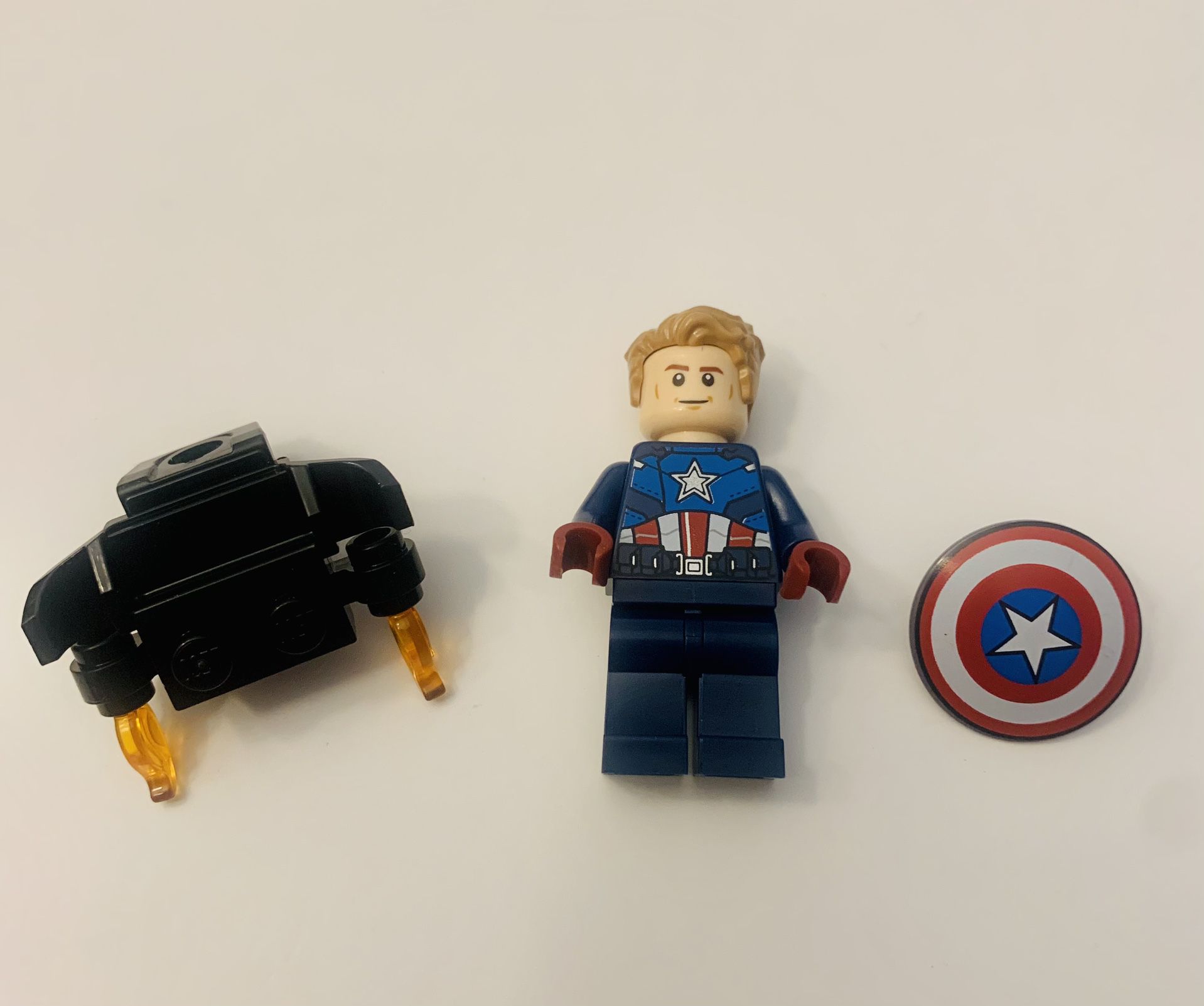 Lego Marvel Super Heroes Captain America Minifigure with Jet Pack #76267