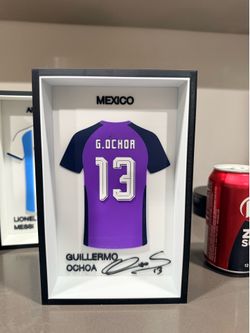 Ochoa jersey box sign