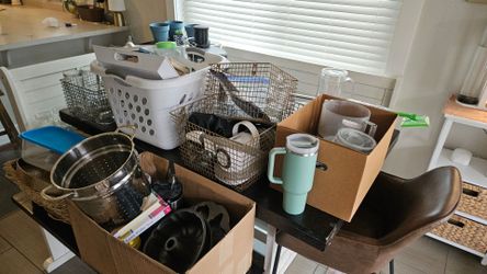YARDSALE additions- small appliances, misc home goods