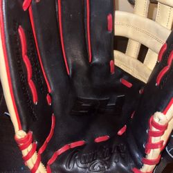 12.75 Inch Left Handed Rawlings Heart Of The Hide Outfielders Glove (NEVER USED)