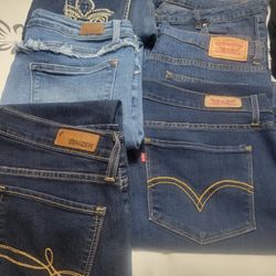 Woman's  JEANS- Lot 10 Prs