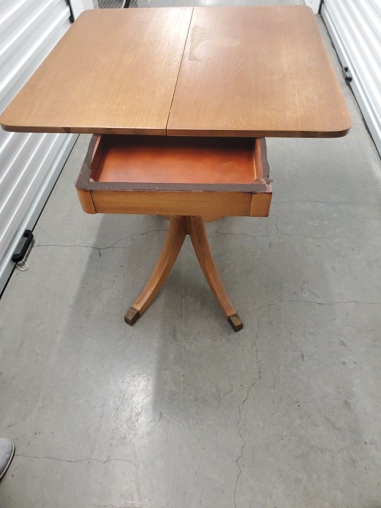 Nice Antique Table for Sale in Vancouver, WA OfferUp