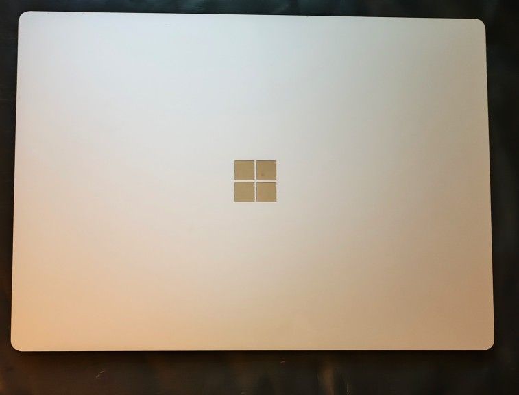 Microsoft Surface Laptop 4. 15"