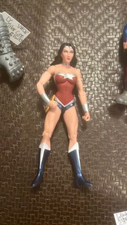 Wonder Woman 6.75" Action Figure Justice League DC Comics Essentials
