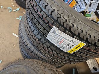 New Set Of Tires 205 75 15 St 