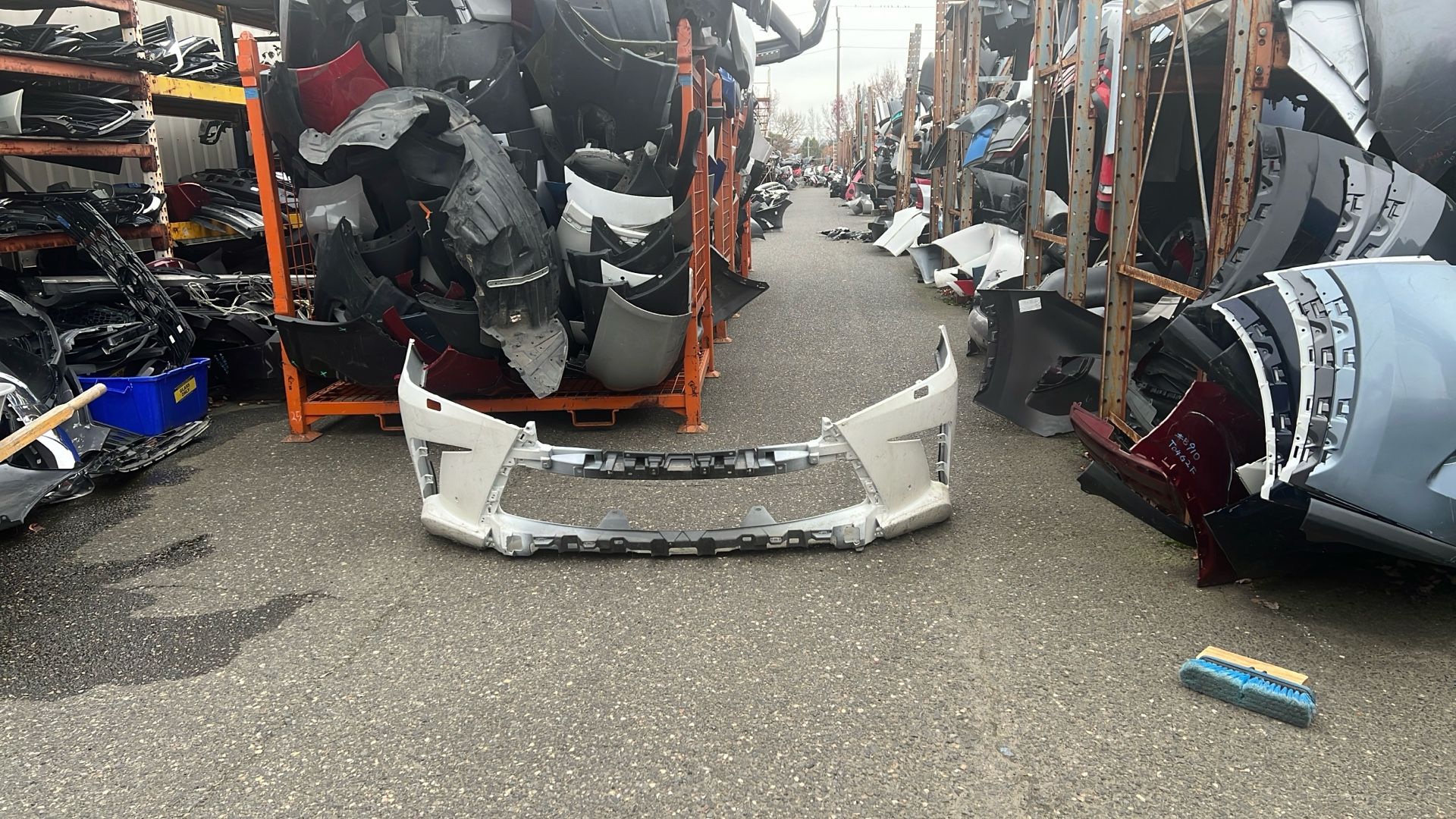 2016 To 2021 Lexus LX570 Front Bumper Cover #B991 LX1000 327