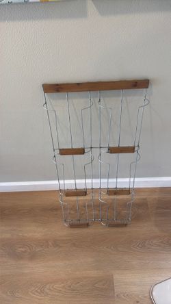 Hanging bookshelf