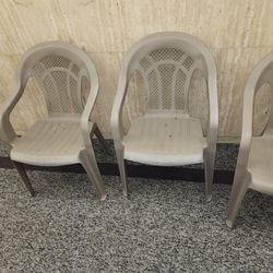 Plastic Patio Chairs 