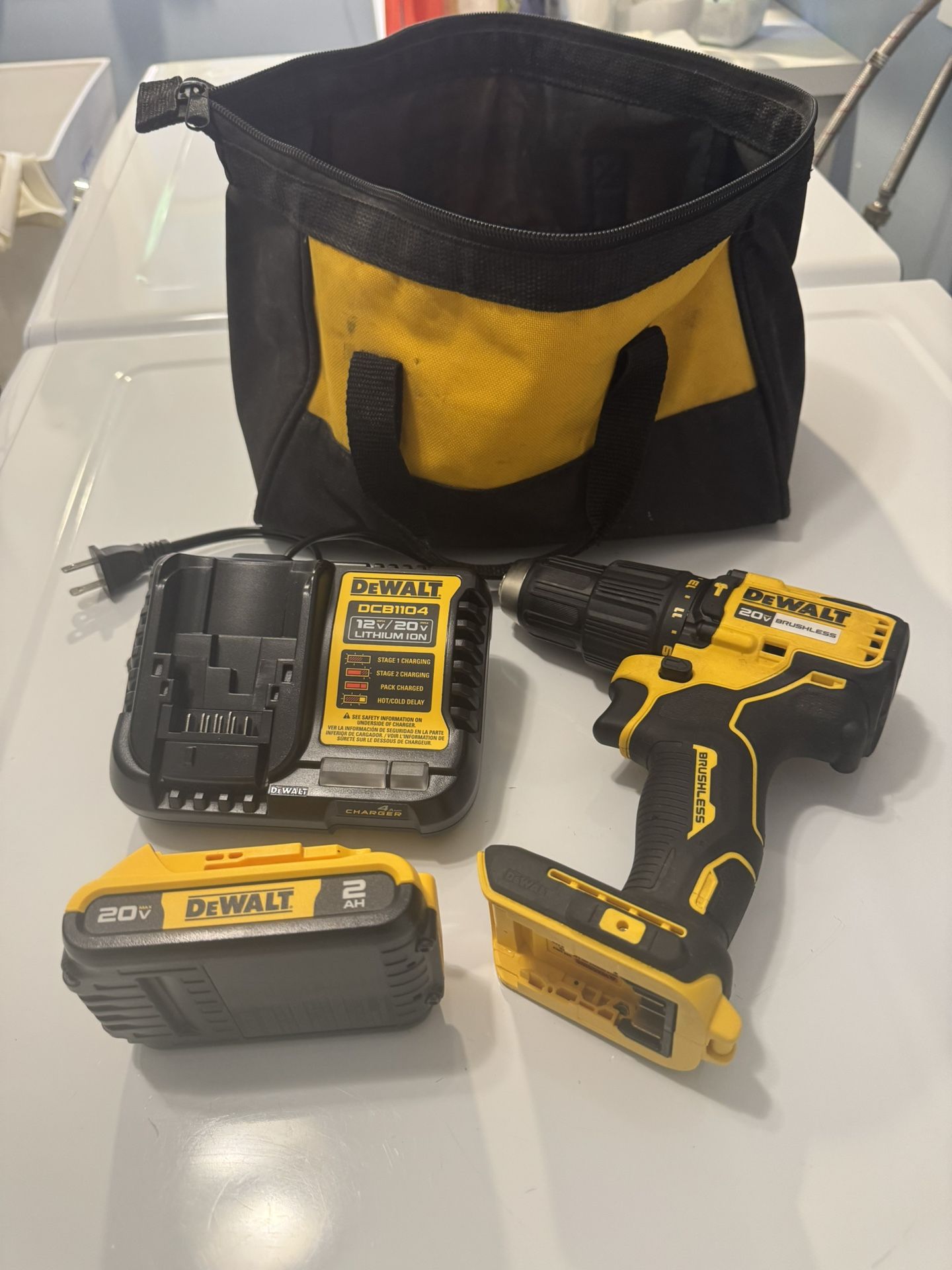 Dewalt 20 volt Hammer Drill Brushless with 2AH battery,charger and bag 2024 model NEW