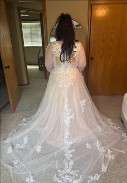 Brand New Wedding Dress - Size 18W - Lace A-Line Gown