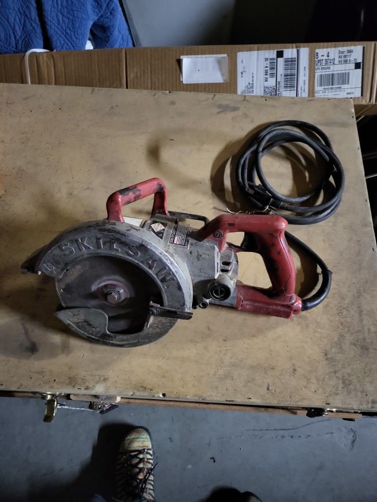 SPT77WM-22 SKILSAW 7-1/4 in. Magnesium Worm Drive Circular Saw