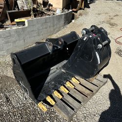 Caterpillar Backhoe Excavator Factory Buckets 