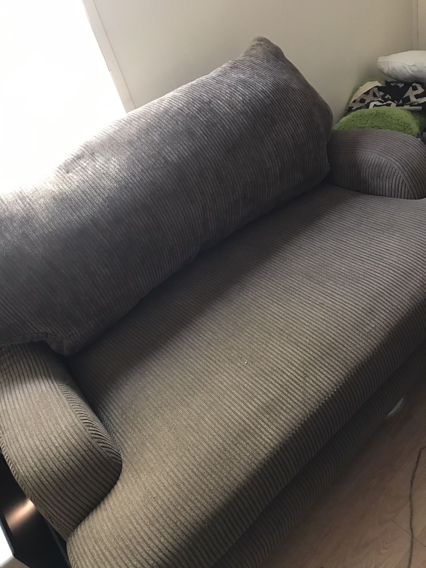 Couch/ loveseat