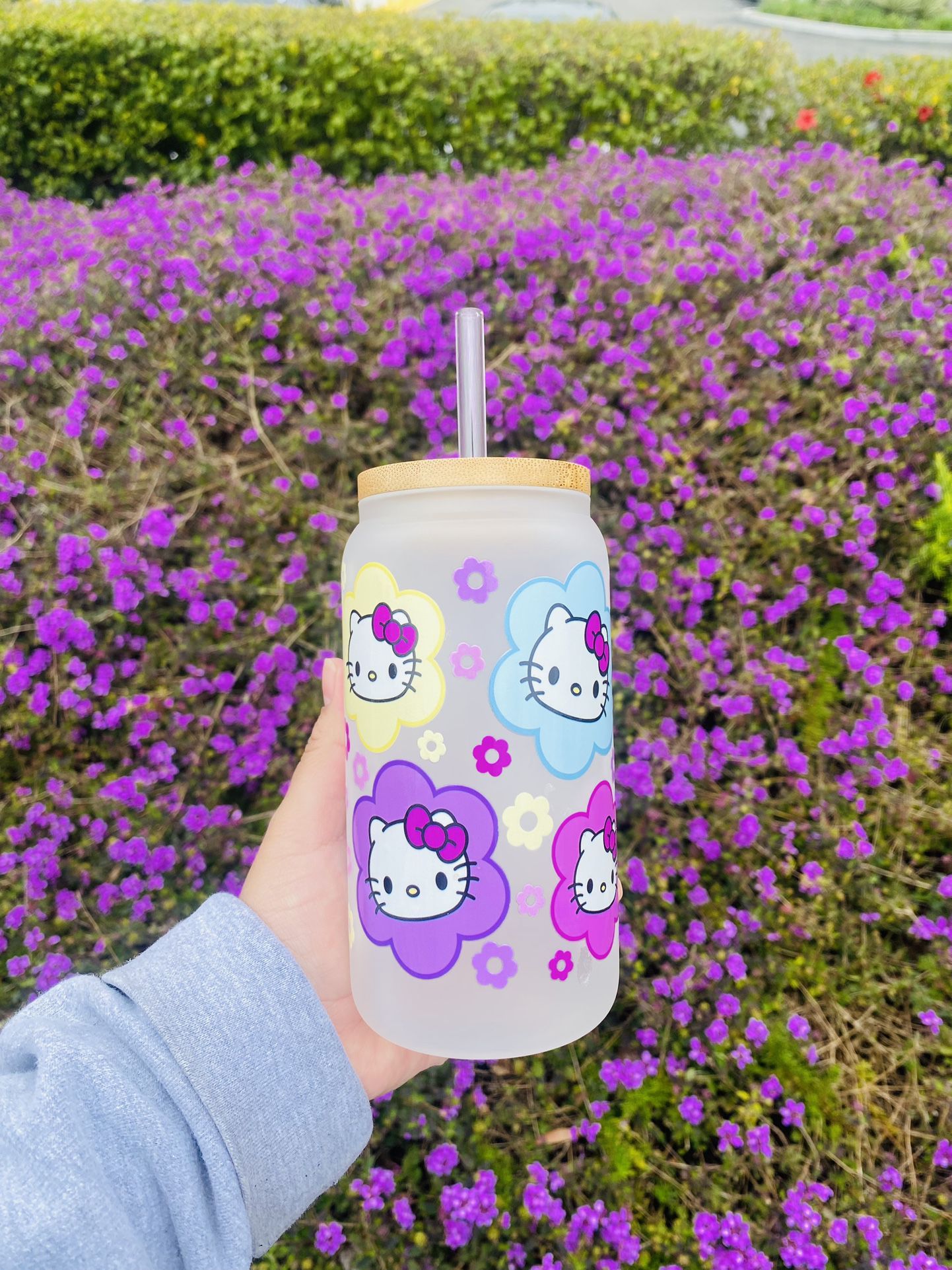 HELLO KITTY GLASS CUP 16 OZ- Vaso De Hello Kitty 16 Oz for Sale in  Palmdale, CA - OfferUp