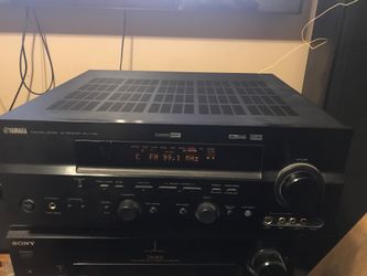 Yamaha RX-V750 AV receiver