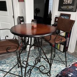 Coffee Table And 2 Chairs 