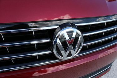 2016 Volkswagen Passat Thumbnail