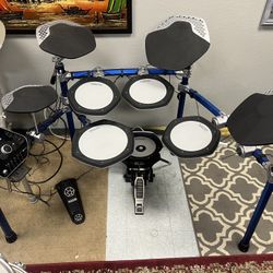 Simmons SD2000 electronic drum Set