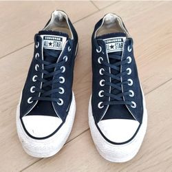 Converse Chuck Taylor All Star Navy  Sneakers Size 8