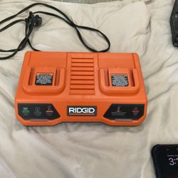 RIDGID Double Charger