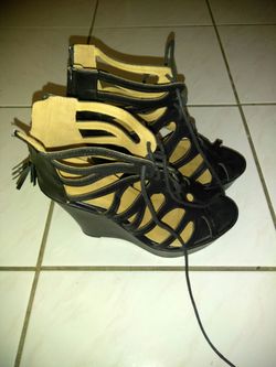 Black wedge heels