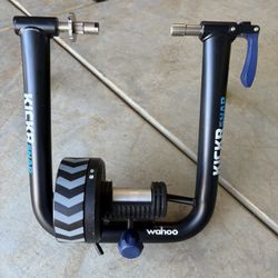 Excellent Condition KickrSNAP Indoor Bike Trainer 