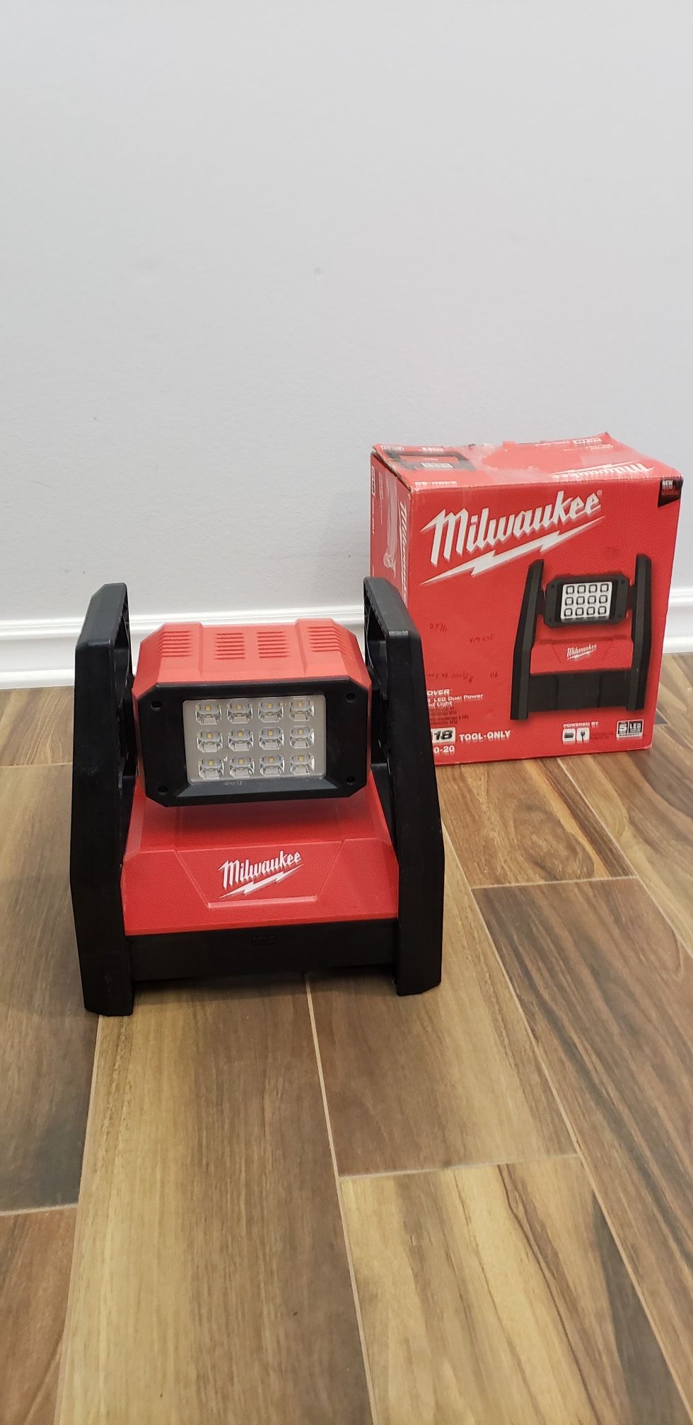 Milwaukee M18 18-Volt Lithium-Ion Cordless 3000-Lumen ROVER LED AC/DC Flood Light (Tool-Only)