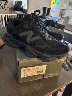 New Balance 9060 Triple Black Size 8.5