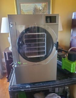 Harvest Right Meduim freeze dryer