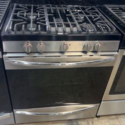 Frigidaire Stove, Gas Stainless