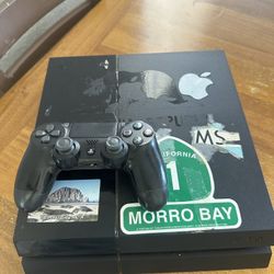 PS4 W/ Controller 