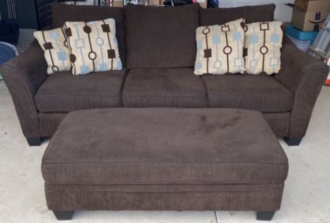 Comfy Sofa/couch  With Ottoman