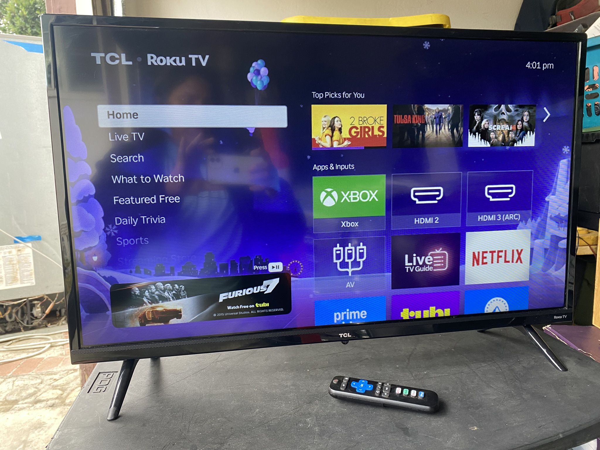 Tv Smart Tv Roku Tv 32 Inches TCL Tv Smart Tv With Remote And Sound Bar Included MAKE AN OFFER!