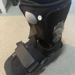 Boot/ankle Support For Recovery With Air Pressure