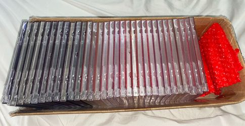 Lot of 31 Empty CD jewel cases Standard size Replacement (READ DESC)
