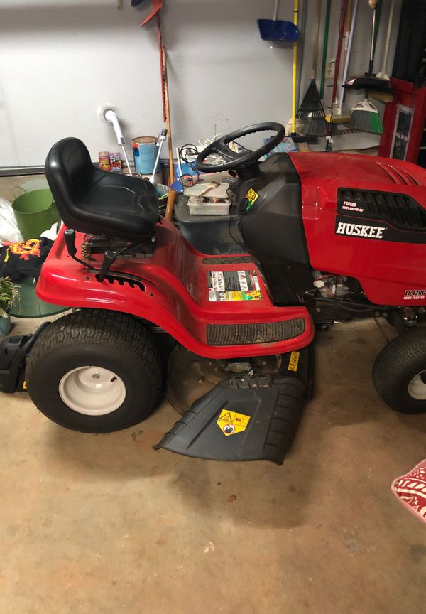 Husked 7 Speed Shift On The Go Lt 4200 Lawn Tractor 17 5motor 42 Inch