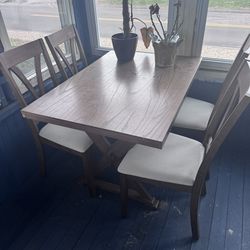 Kitchen Table & 4 Chairs