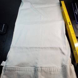 White Thick King Pillowcase 100% cotton
38"*19" Net weight 10.5oz
Machine wash separately  in warm water. Do not bleach. tumble dry on a low temperatu