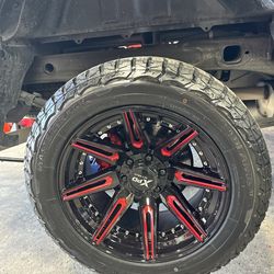 Sets  de Rines color rojos para cada carro en 18” 20” 22”